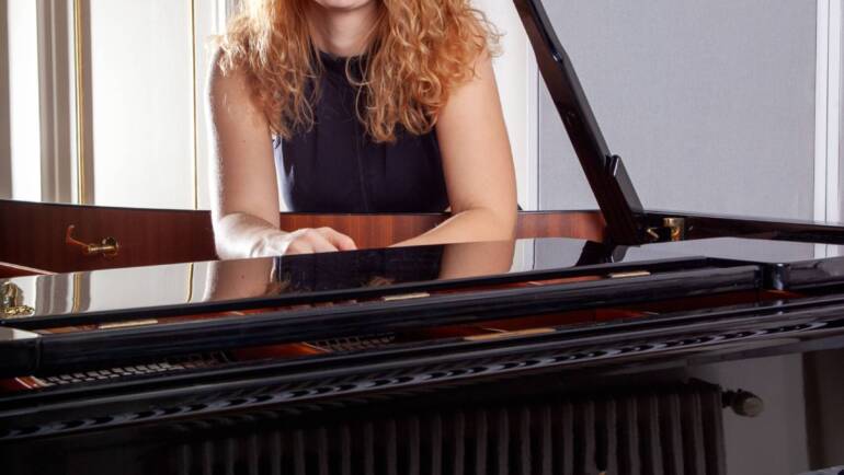 Sztella Molnar